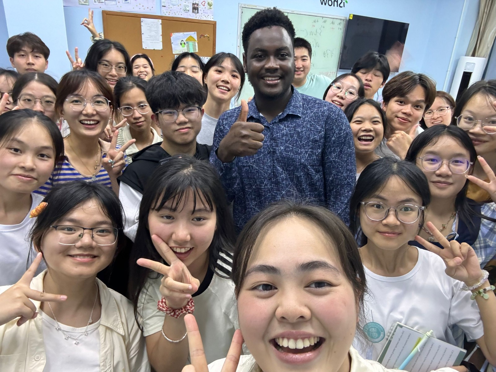 爱秀奖学金